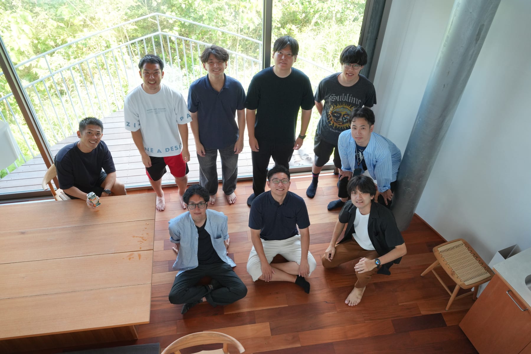 宿で撮影したメンバー全員の集合写真