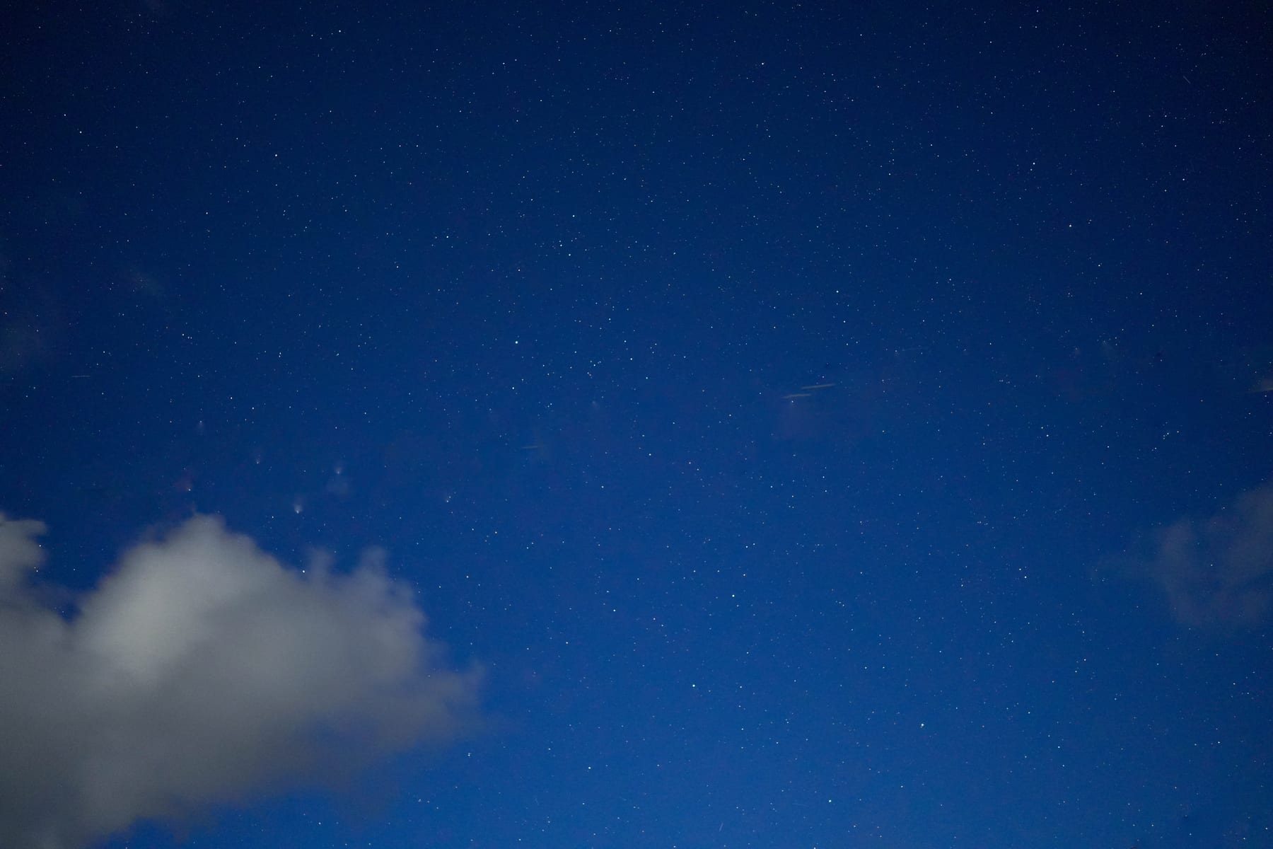 奄美大島の夜空に広がる満天の星